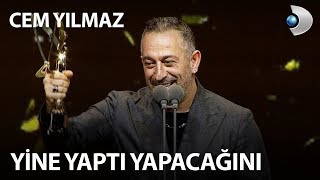 Cem Yılmaz Pantene Altın Kelebek sahnesinde yine yaptı yapacağını [upl. by Wagner]