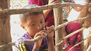 Niños mueren de hambre en la frontera de Colombia y Venezuela [upl. by Okun]