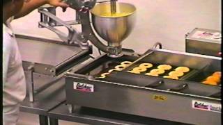 Belshaw Donut Robot® Mark 6 Doughnut System [upl. by Nylevol]