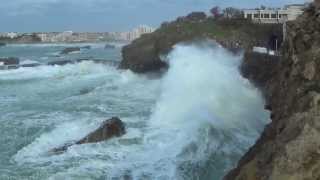 Grosses vagues au Rocher de la vierge à Biarritz  big waves [upl. by Nyral]