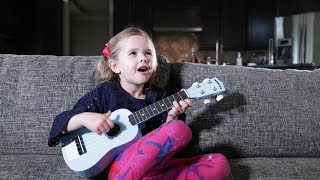 TWINKLE TWINKLE LITTLE STAR  5YearOld Claires First Song on Ukulele [upl. by Sylirama]